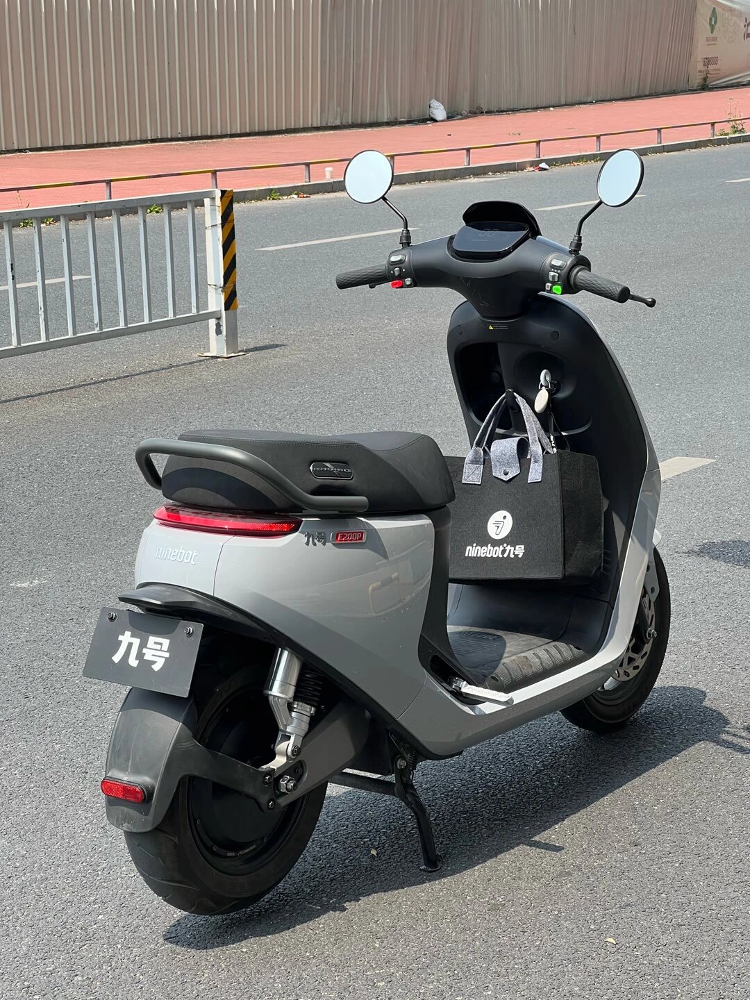 9号e100p 电摩图片