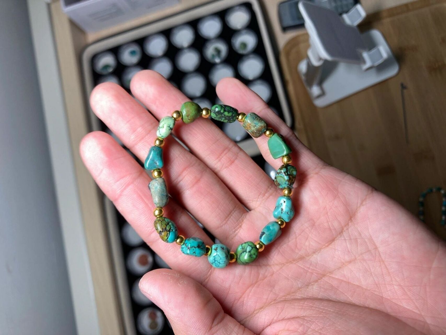 精挑藏地老绿松石随形手串 精挑藏地老绿松石随形手串 瓷都够用 压痕