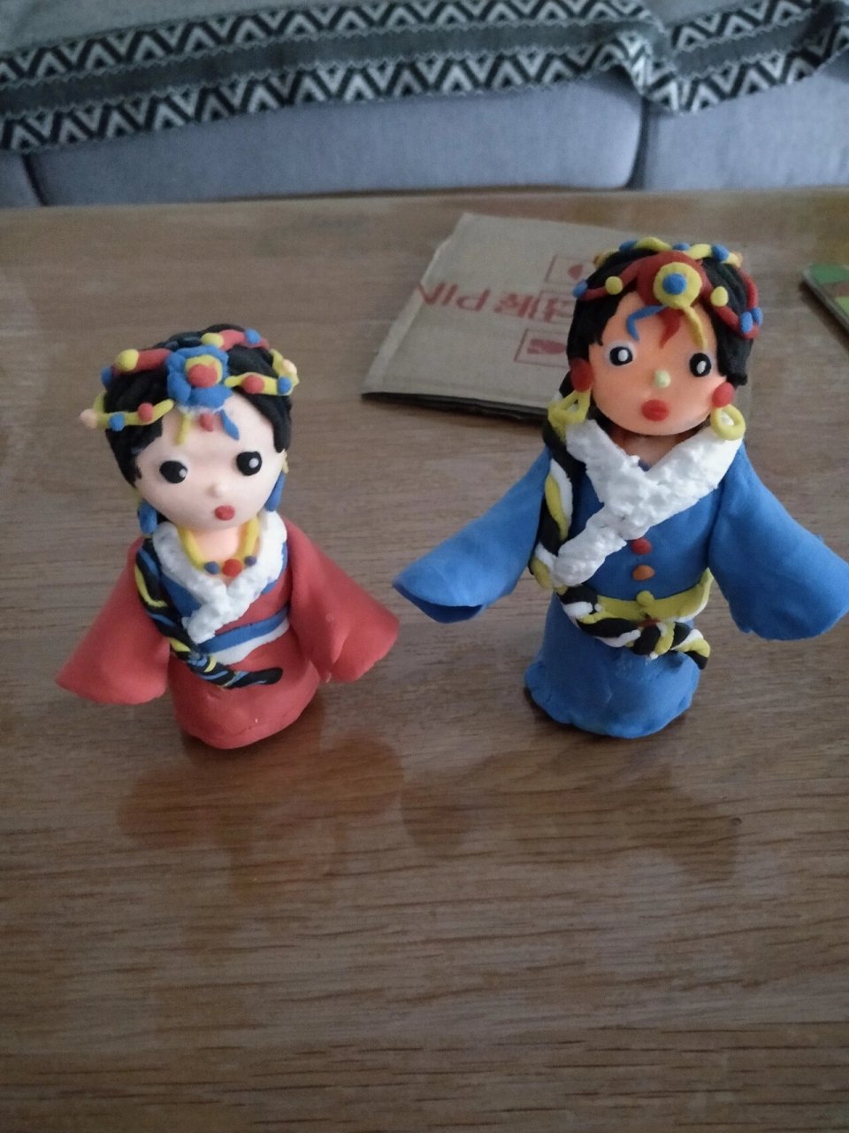 幼儿园手工 轻粘土民族娃娃