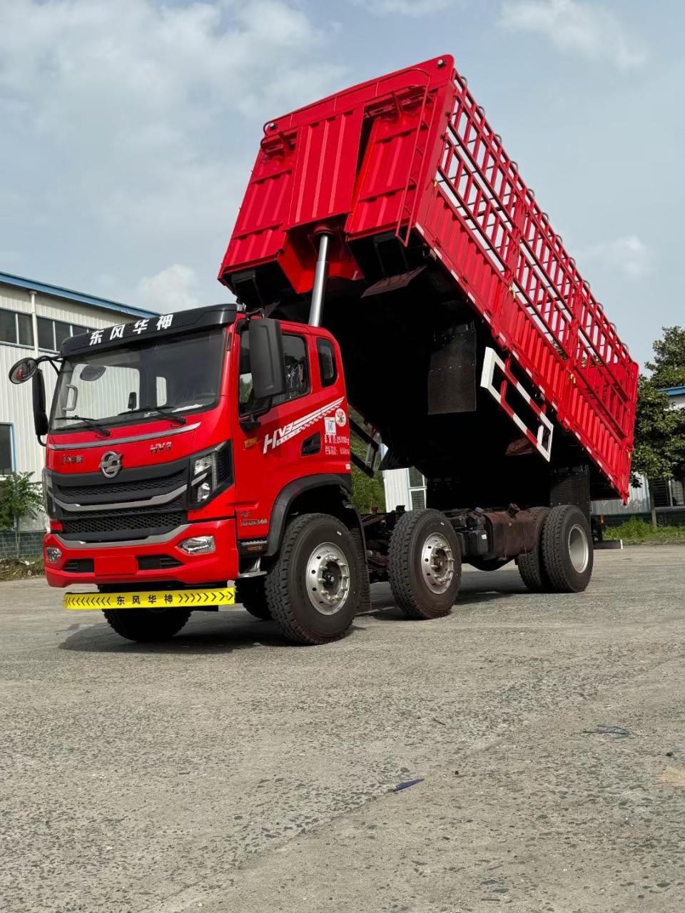东风华神小三轴高栏车,拉粮神器,秒变高栏自卸高栏自卸车拉粮食 东风