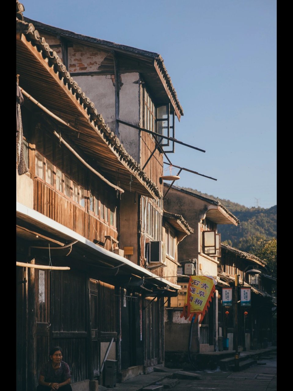 98这也是一条有着1500年历史的老街了,位于温岭市区往西走八公里