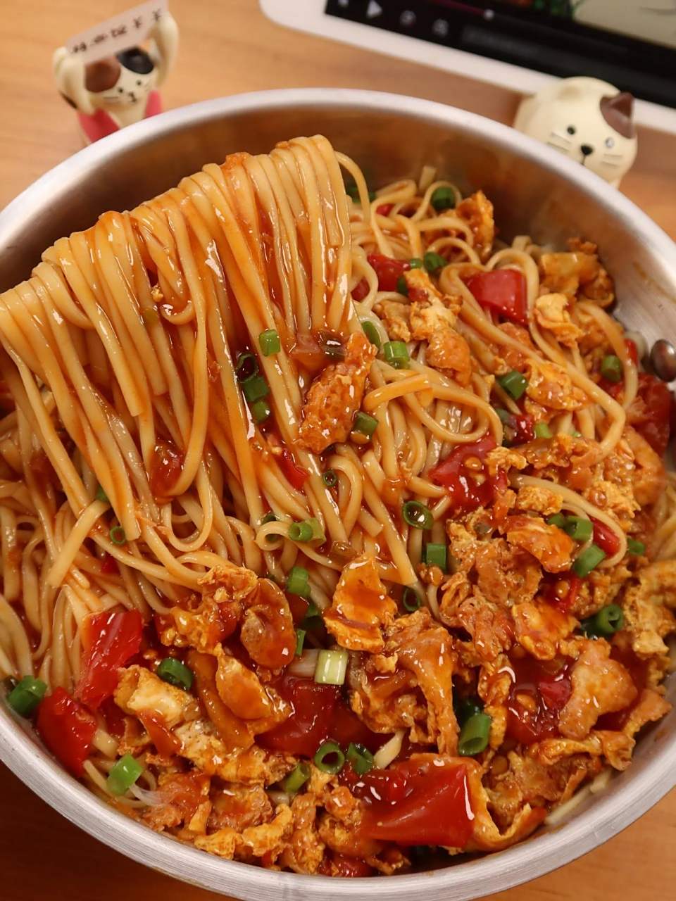 番茄鸡蛋打卤面你们安排了吗?好吃是好 吃,就是每回都不够吃!