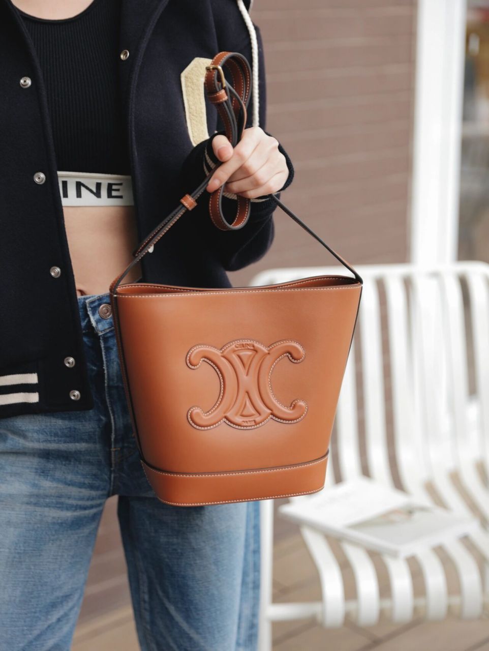 celine 2022早春新品!凯旋门水桶包!