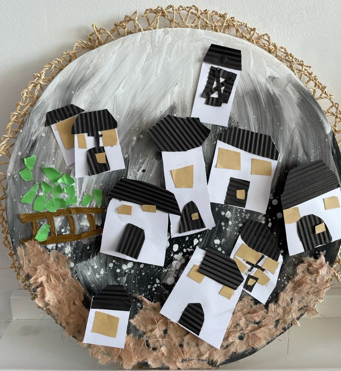 幼儿园环创丨老房子之徽派建筑 材料:卡纸,瓦楞纸,手工纸,艺术纸