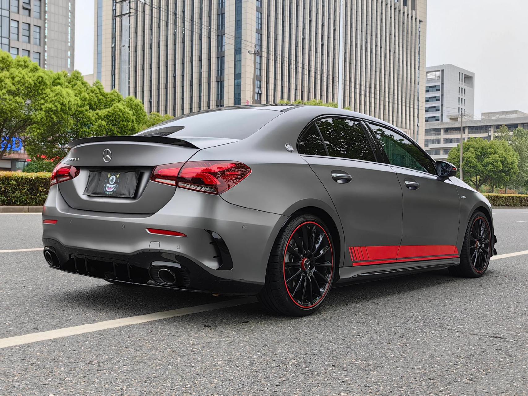 新到 2022年上牌奔驰amg a35l 4matic炽夜特别版 本地一手车 车况原版