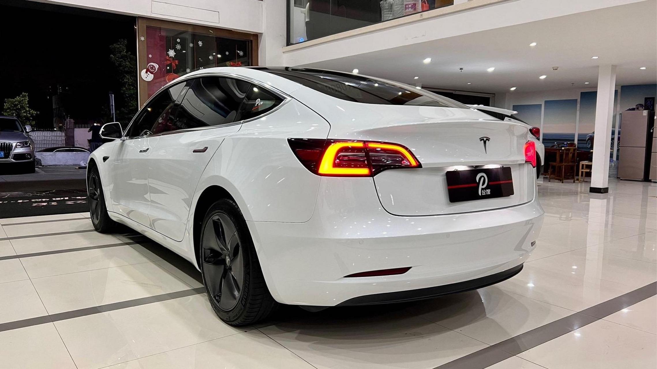 最新到店 21款特斯拉model3标准续航 选配珍珠白车漆02黑色内饰