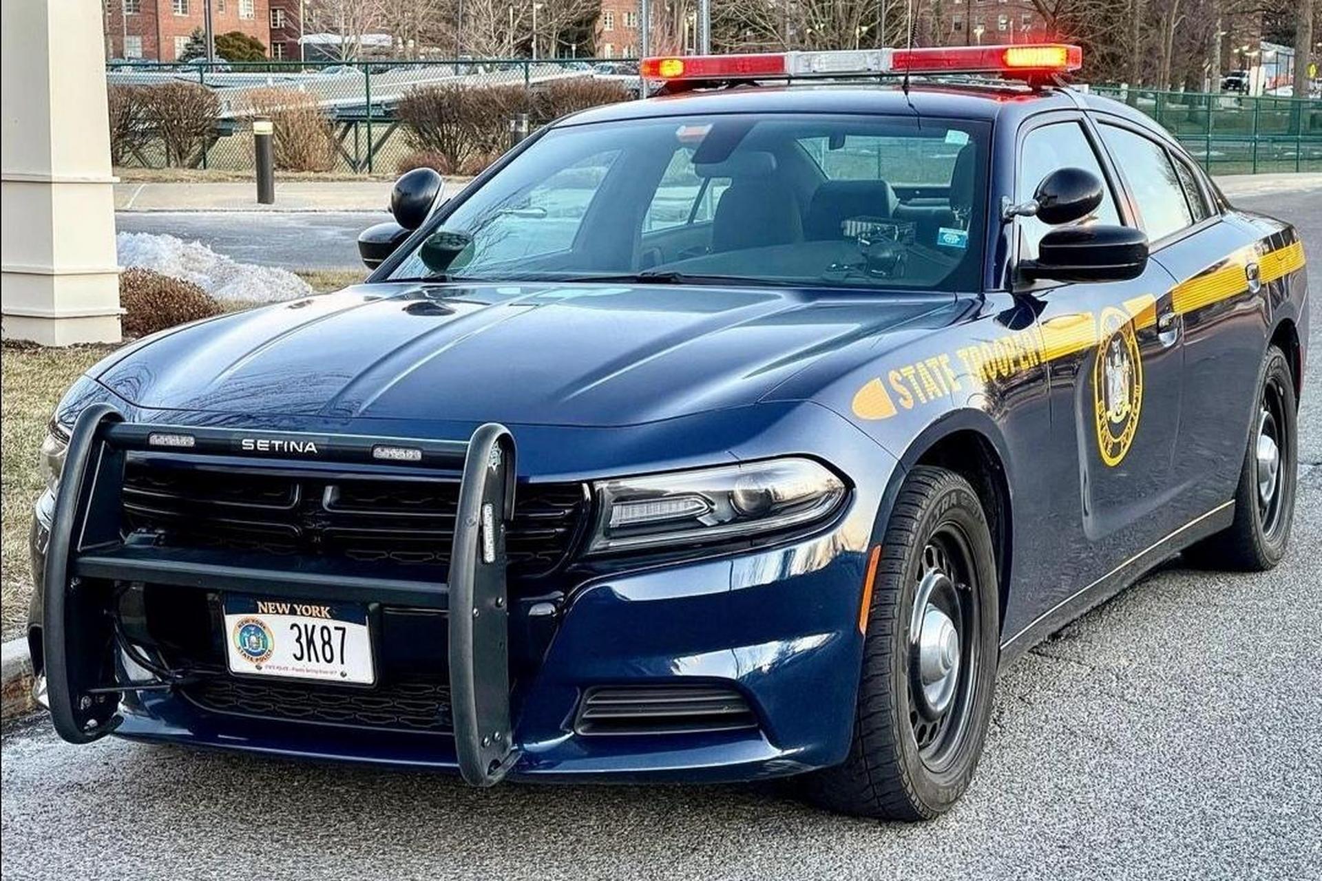 【nysp】纽约州州警 道奇战马警车模型.1:64绿光nysp道奇战马警车模型