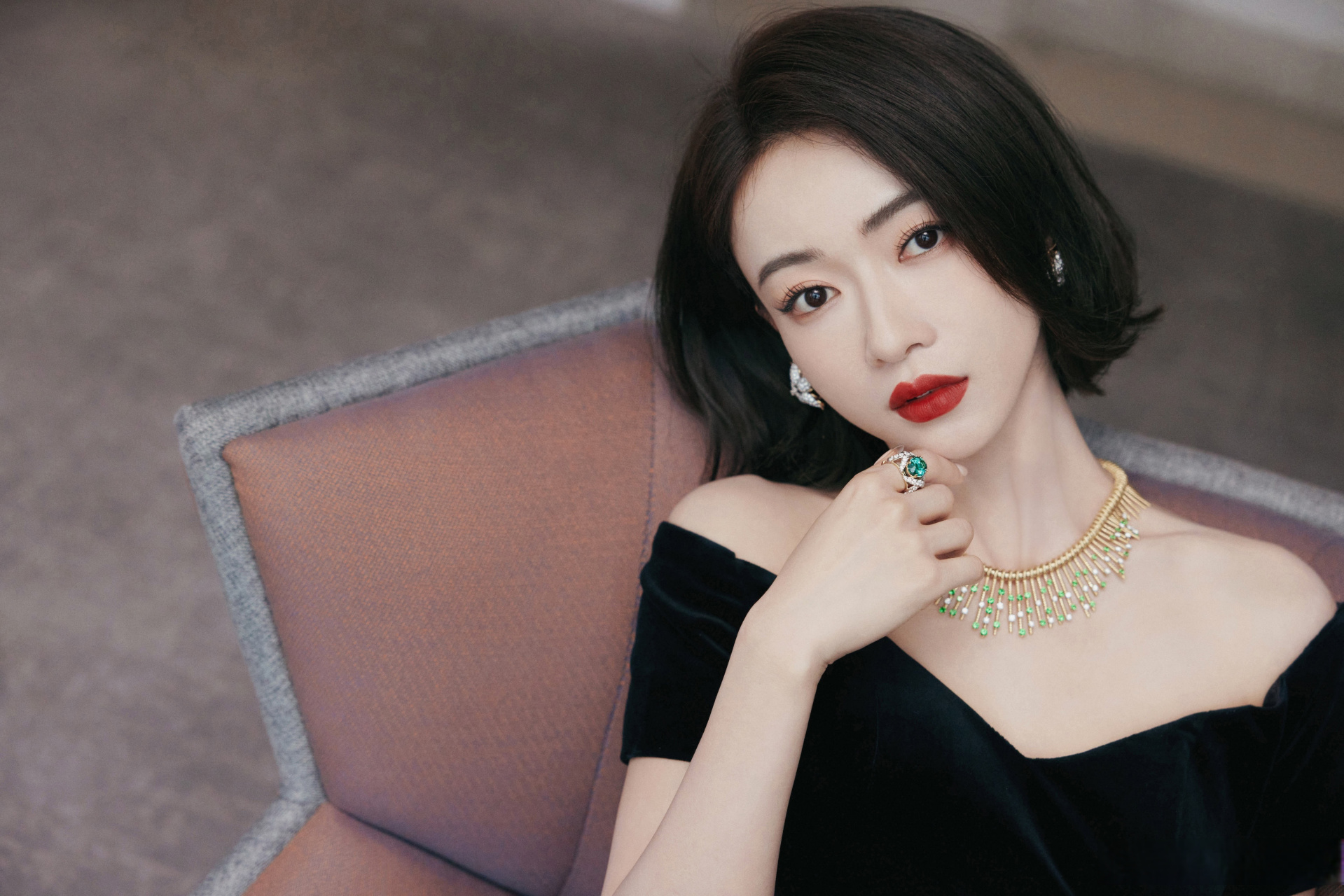 欢娱影视演员@吴谨言 今日出席蒂芙尼2023 diamonds & wonders 璀钻绮