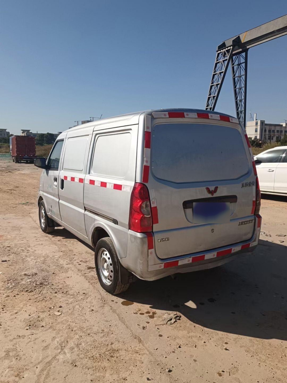 货运版面包车.五菱荣光两座货运版.车况漂亮,无事故,天泡水,实用性高