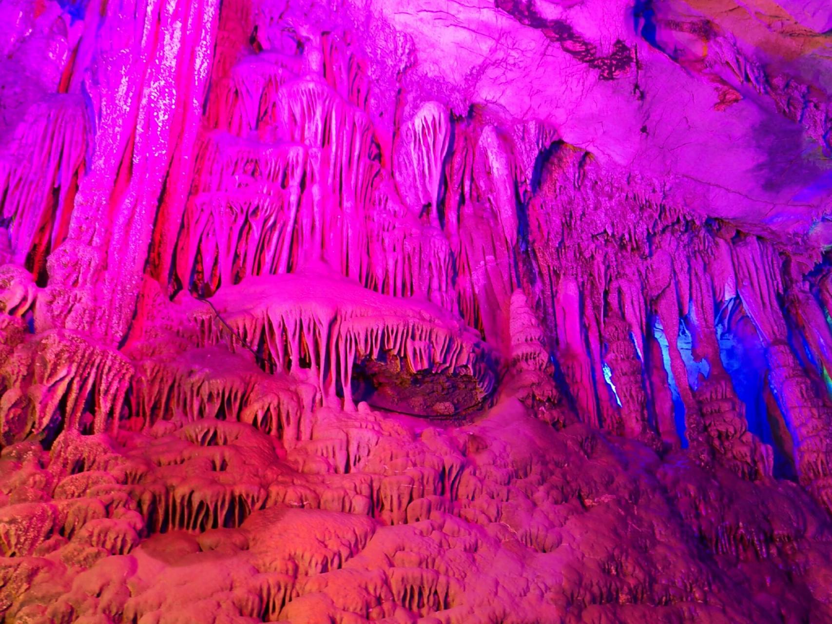 阳春春湾龙宫岩 在阳春也能看到喀斯特地貌