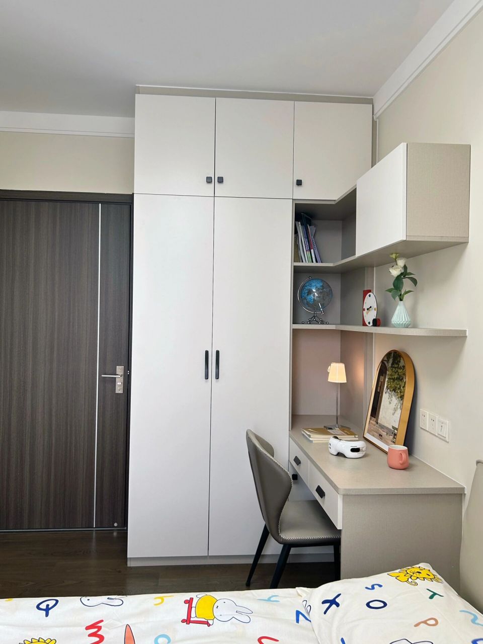 9平米多功能卧室|书桌衣柜一体 次卧3.95*2.