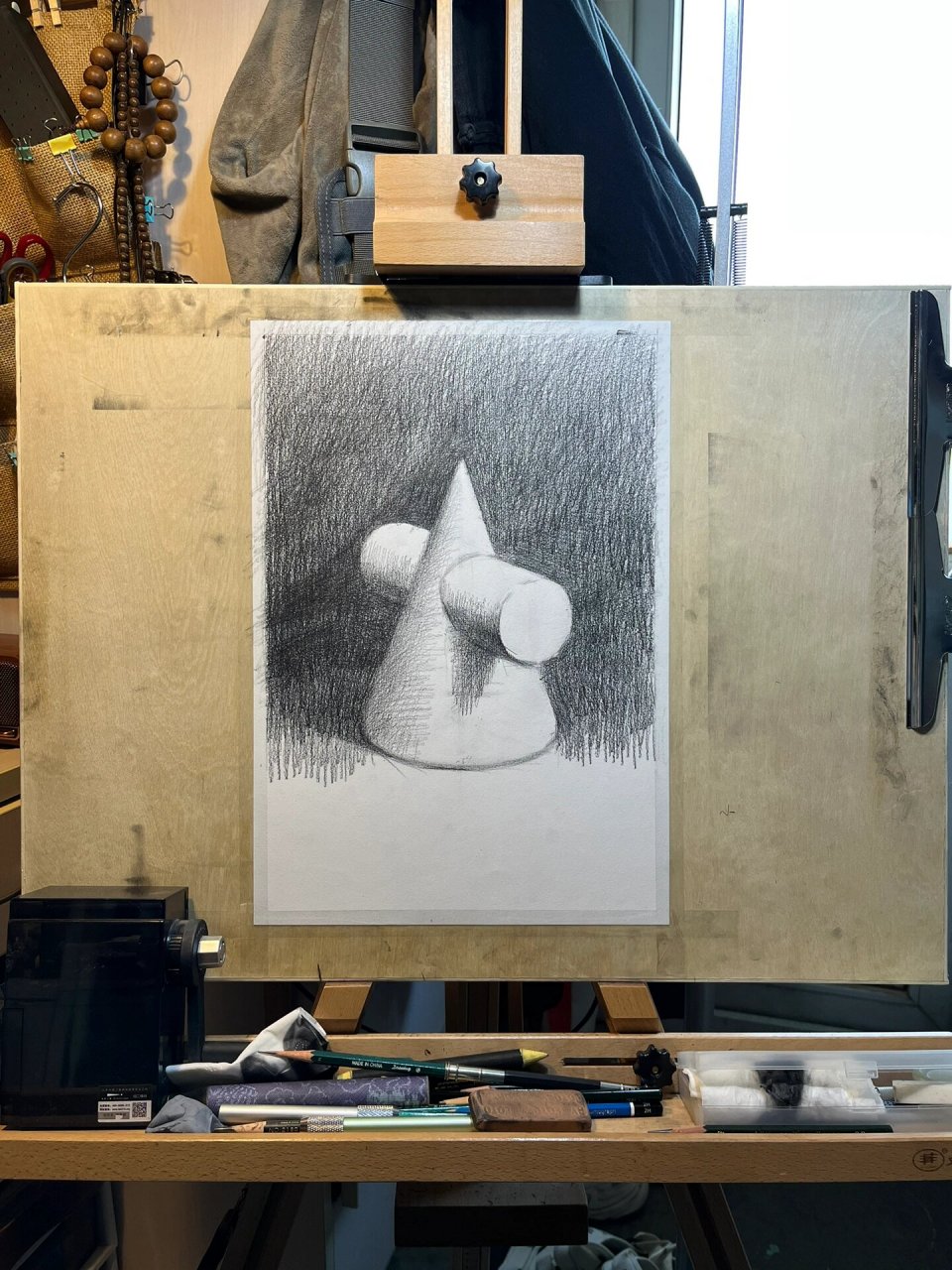 石膏圆锥圆柱贯穿体素描 #素描石膏几何体# 石膏圆锥圆柱贯穿体