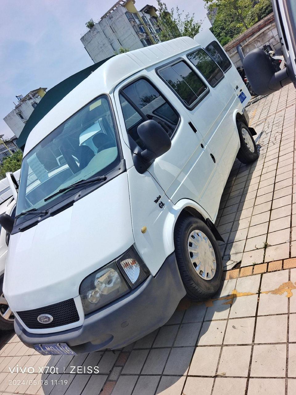 面包车 福特全顺 新到2012年2月份,江铃福特经典全顺,六座小型蓝牌