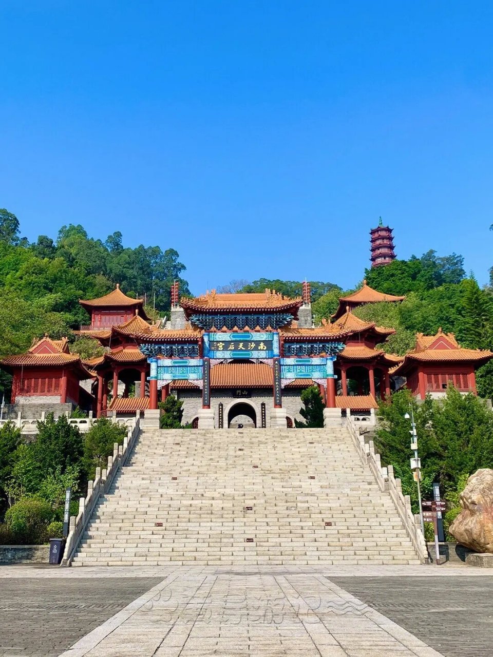 广州南沙天后宫的传奇历史 广州南沙天后宫位于中国广东省广州市南沙