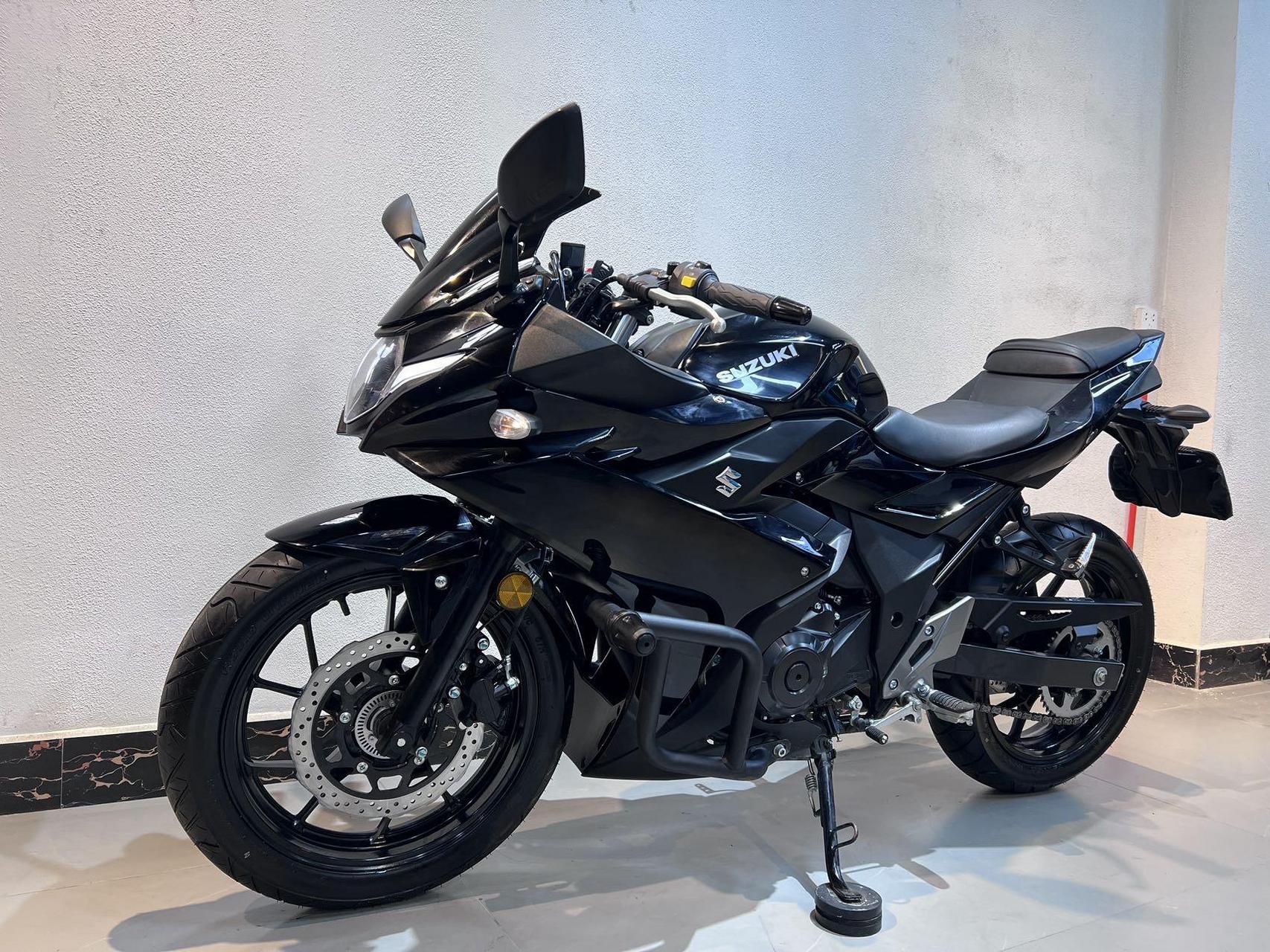 网红铃木gsx25002黑武士