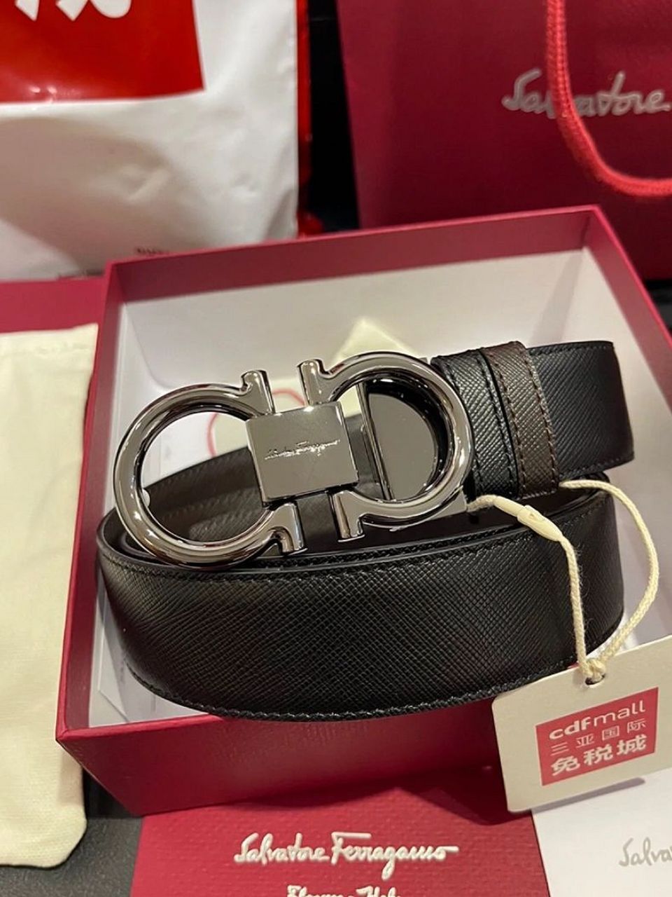 菲拉格慕皮带,京东价格 搞活动这价格比代购还香图二别人的图,侵删