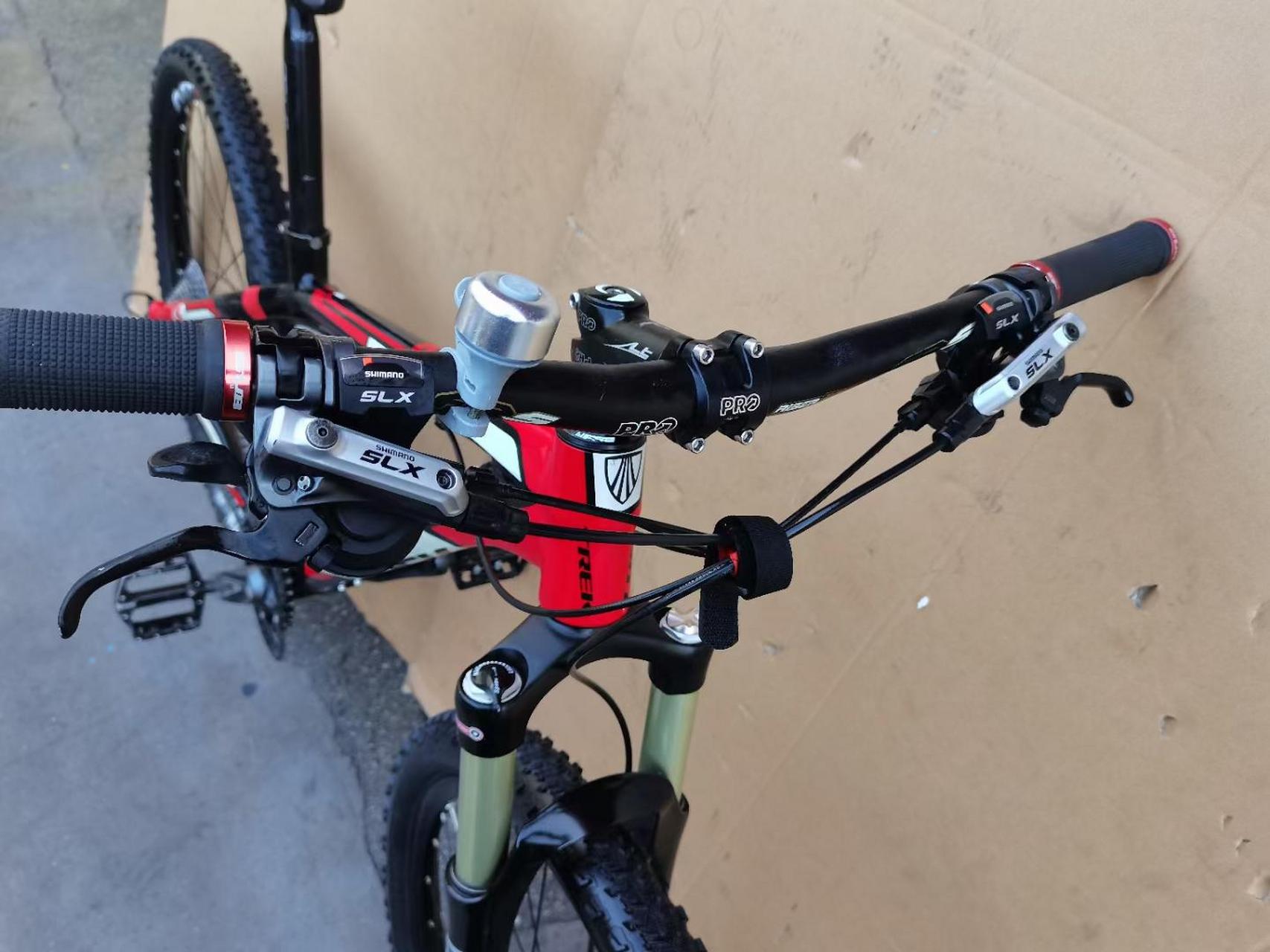 禧玛诺slx套件,30速变速,slx油刹,slx中控压盘,三托气压前叉锁死功能