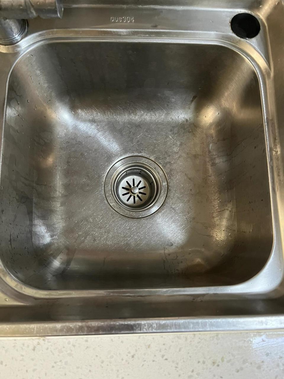 不锈钢被草酸腐蚀变黑还能恢复吗01 万能的小,求教,不锈钢被草酸