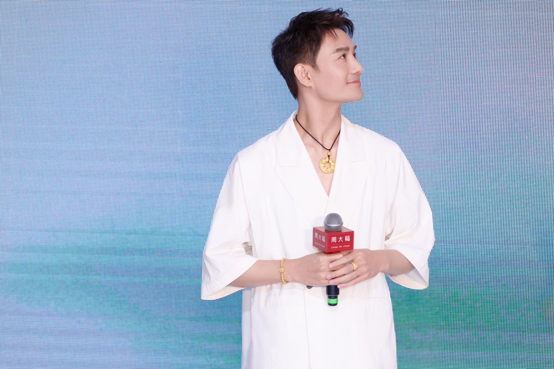 王凯##王凯周大福珠宝集团代言人# 黄金邂逅钻石,在绵延的时光里不断