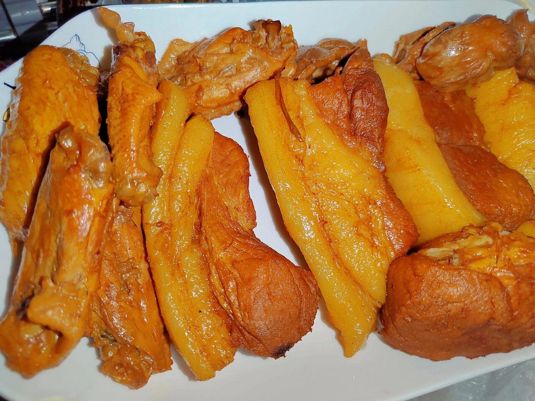 家庭版熏肉做法 熏肉做法 猪肉,精盐适量,花椒适量,八角适量,桂皮适量