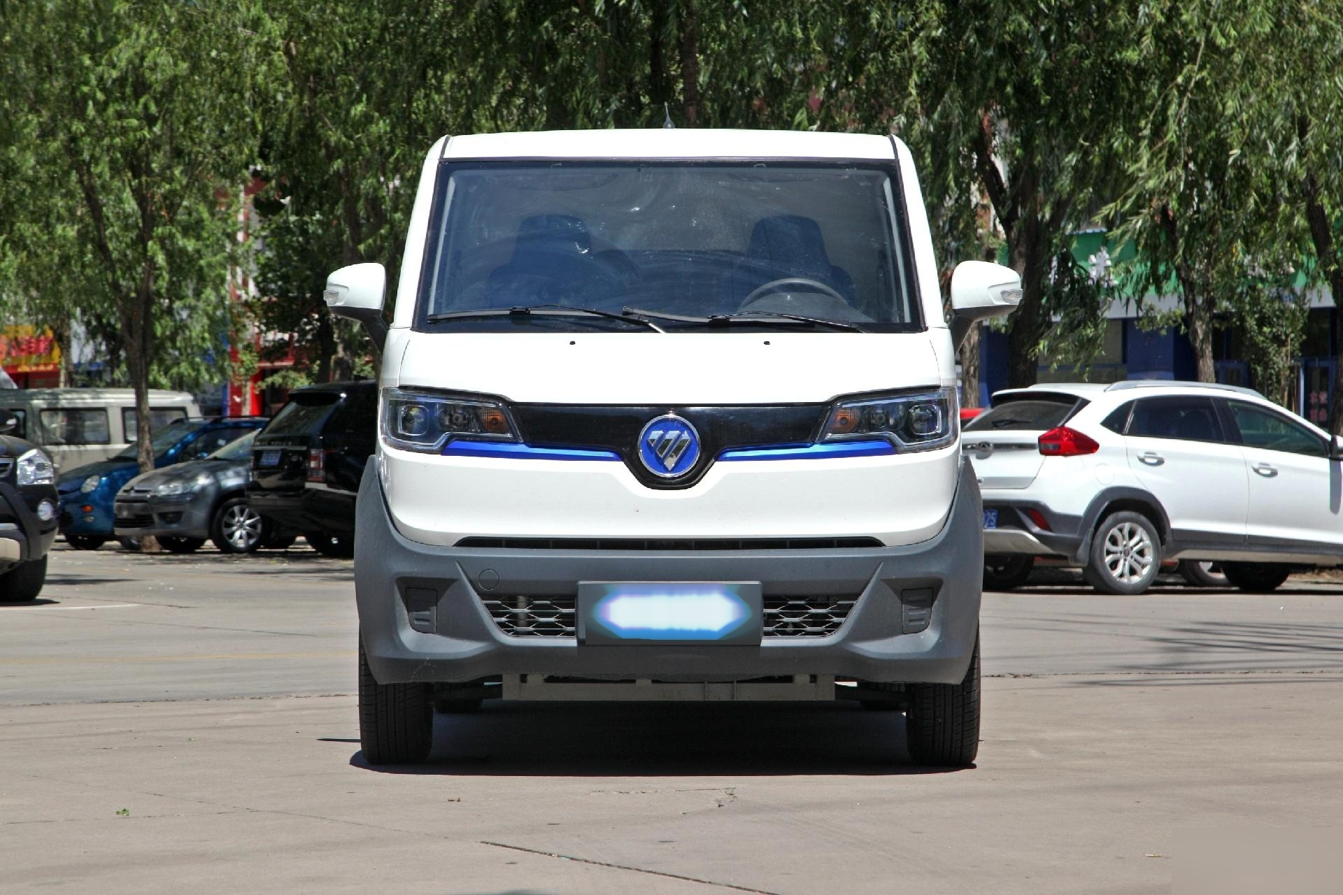 福田蓝智蓝精灵e7新能源货拉拉物流车,电动货运车.自动档,车长5.