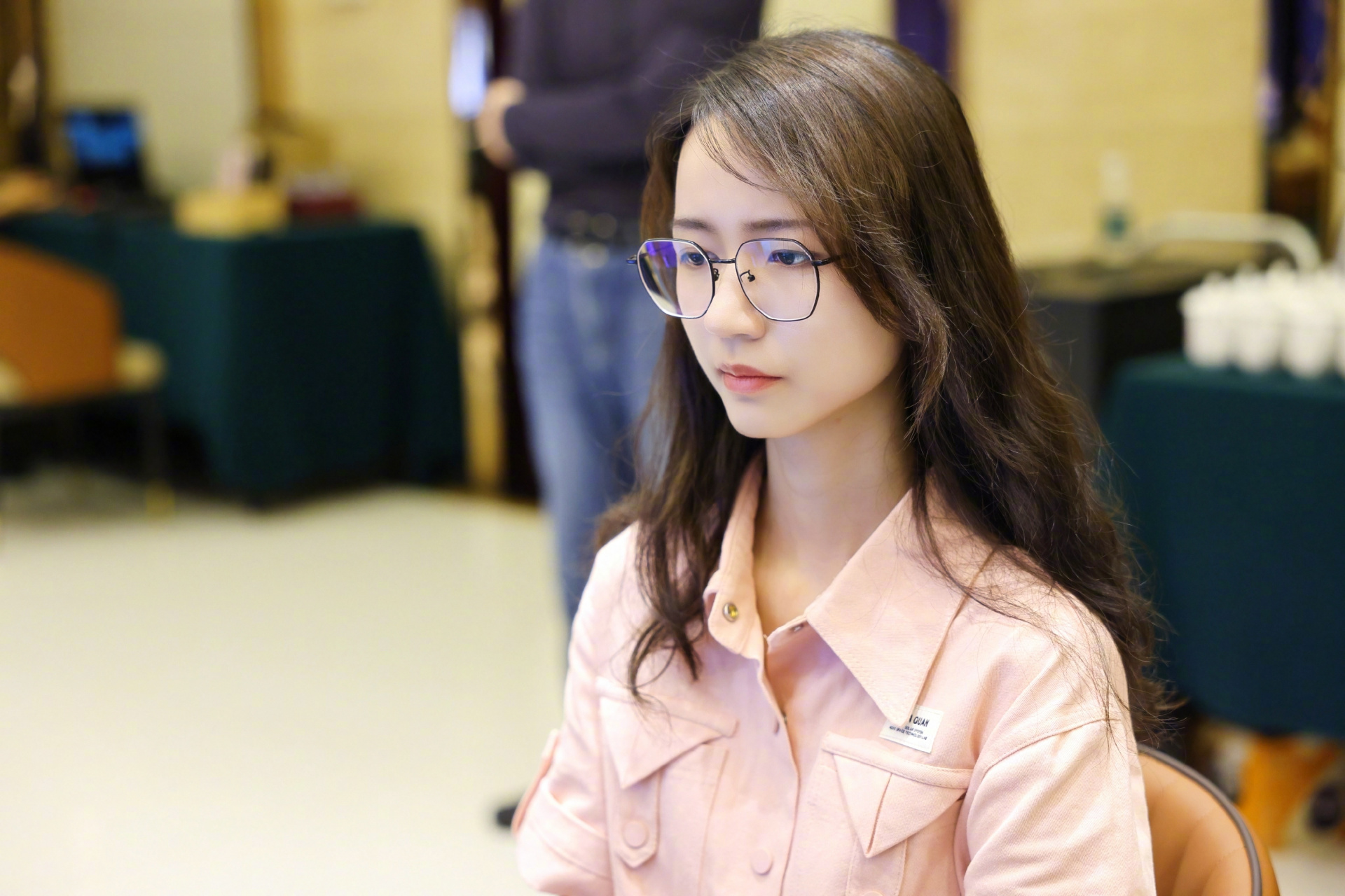 高星四段棋手这专注下围棋时自带清冷感的模样爱了爱了～6月9日-6月11