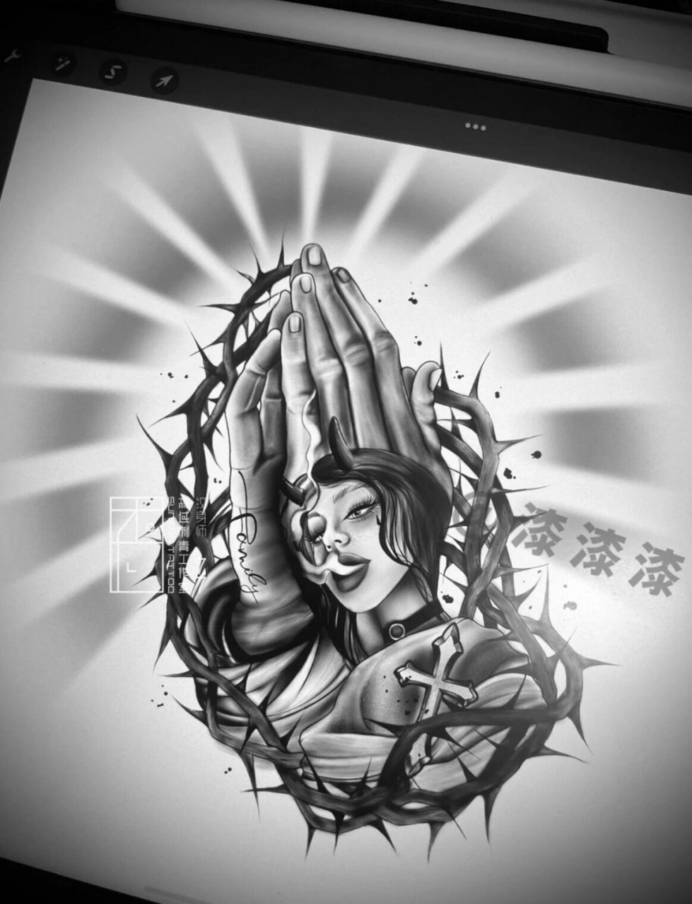 祈祷之手是纹身中非常经典的图案,不管是欧美明星贾斯汀·比伯还是