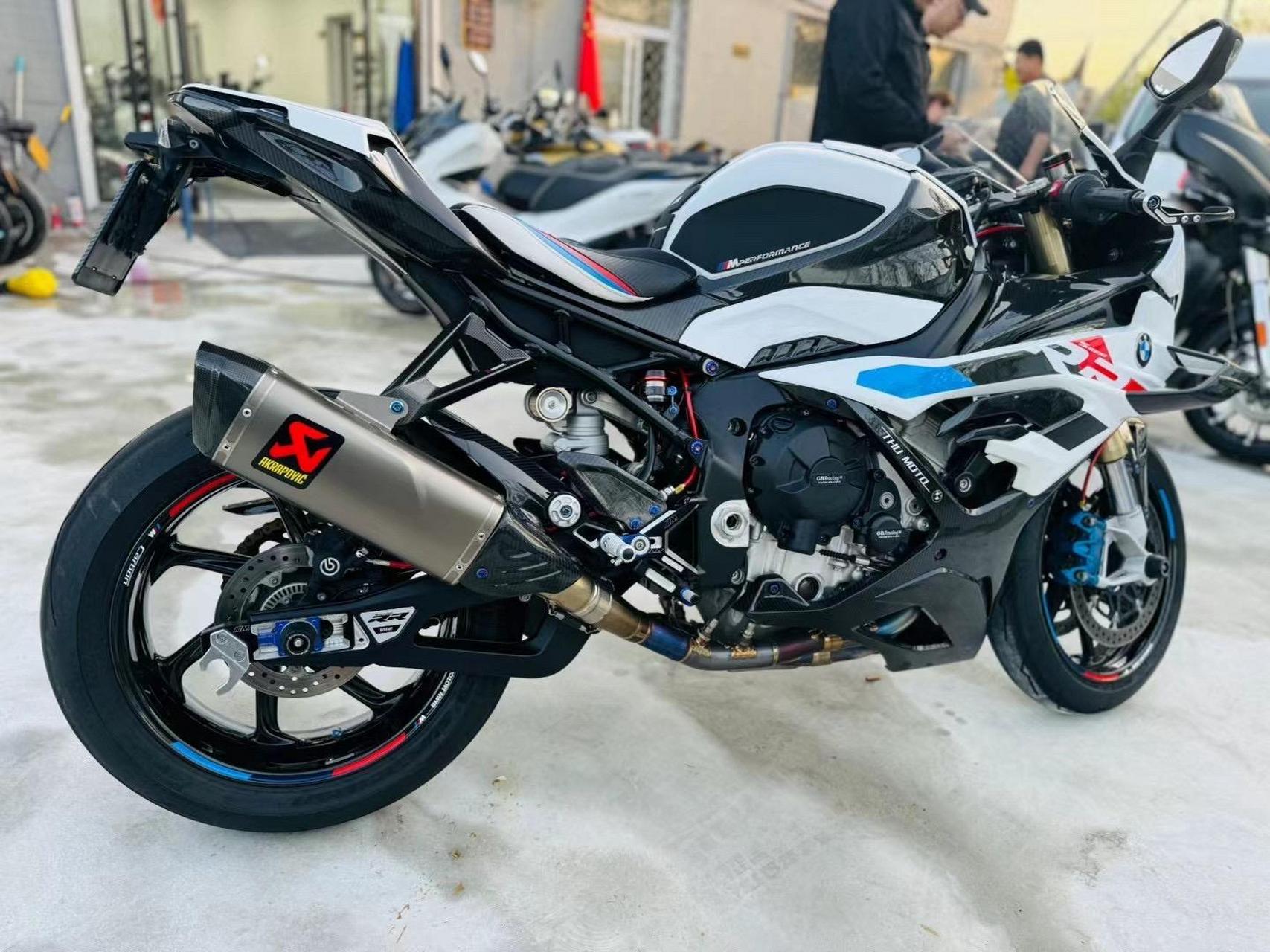 新到24款宝马s1000rrm 带改装 全车碳纤维版 全断evo天蝎排气 全车彩