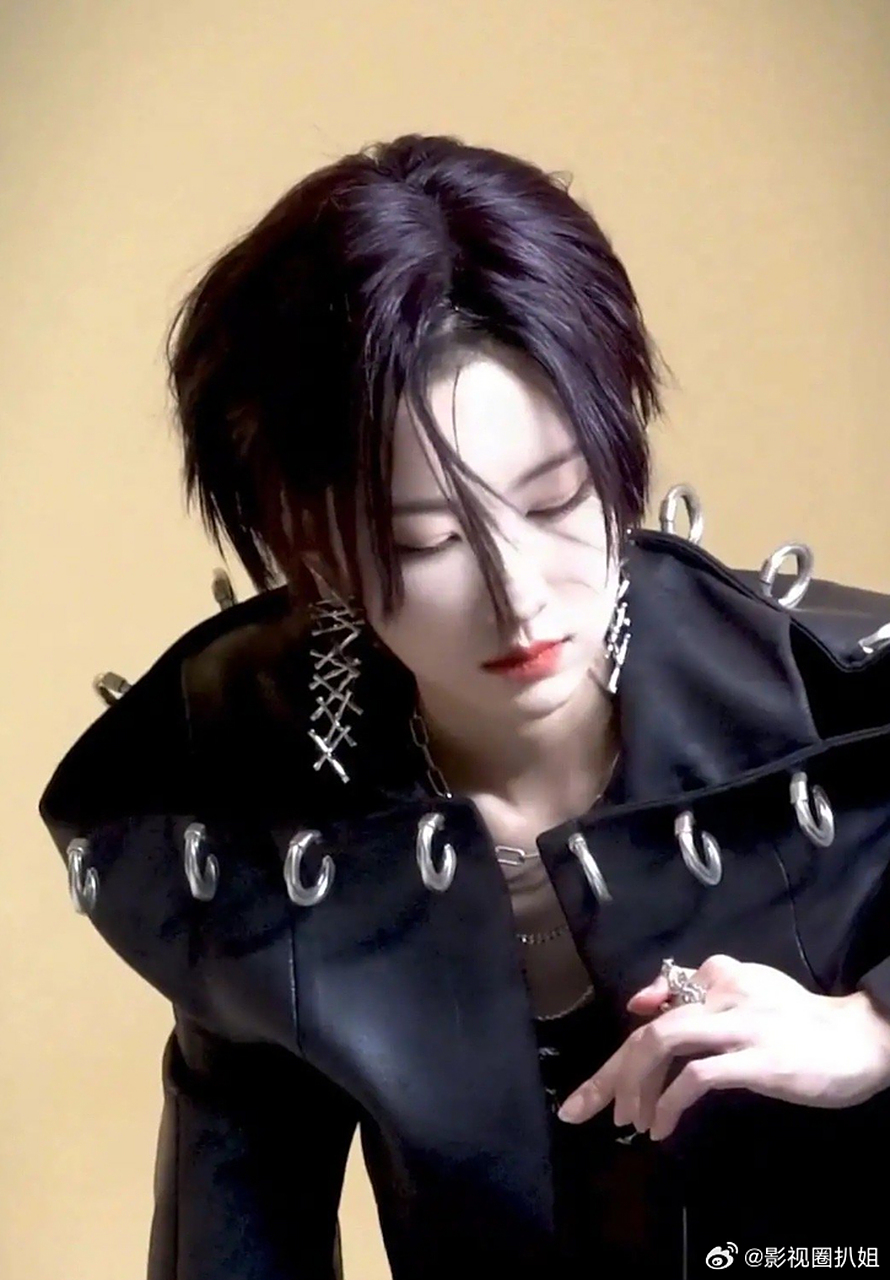 陈都灵短发造型,像漫画里的人物一样惊艳!