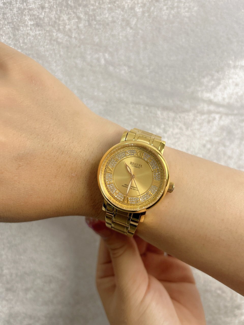 begeel宾爵 宾爵金表系列 女金表 带上有一种富贵感 带出气质的手表它