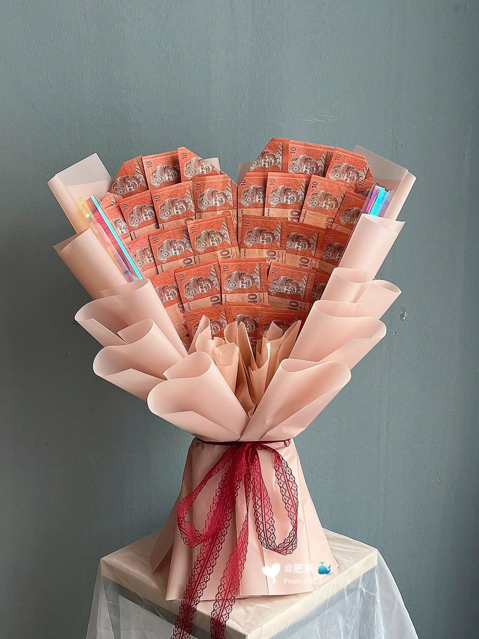 9890|现金花束05 左边969920张 rm100 90现金2k 右边97