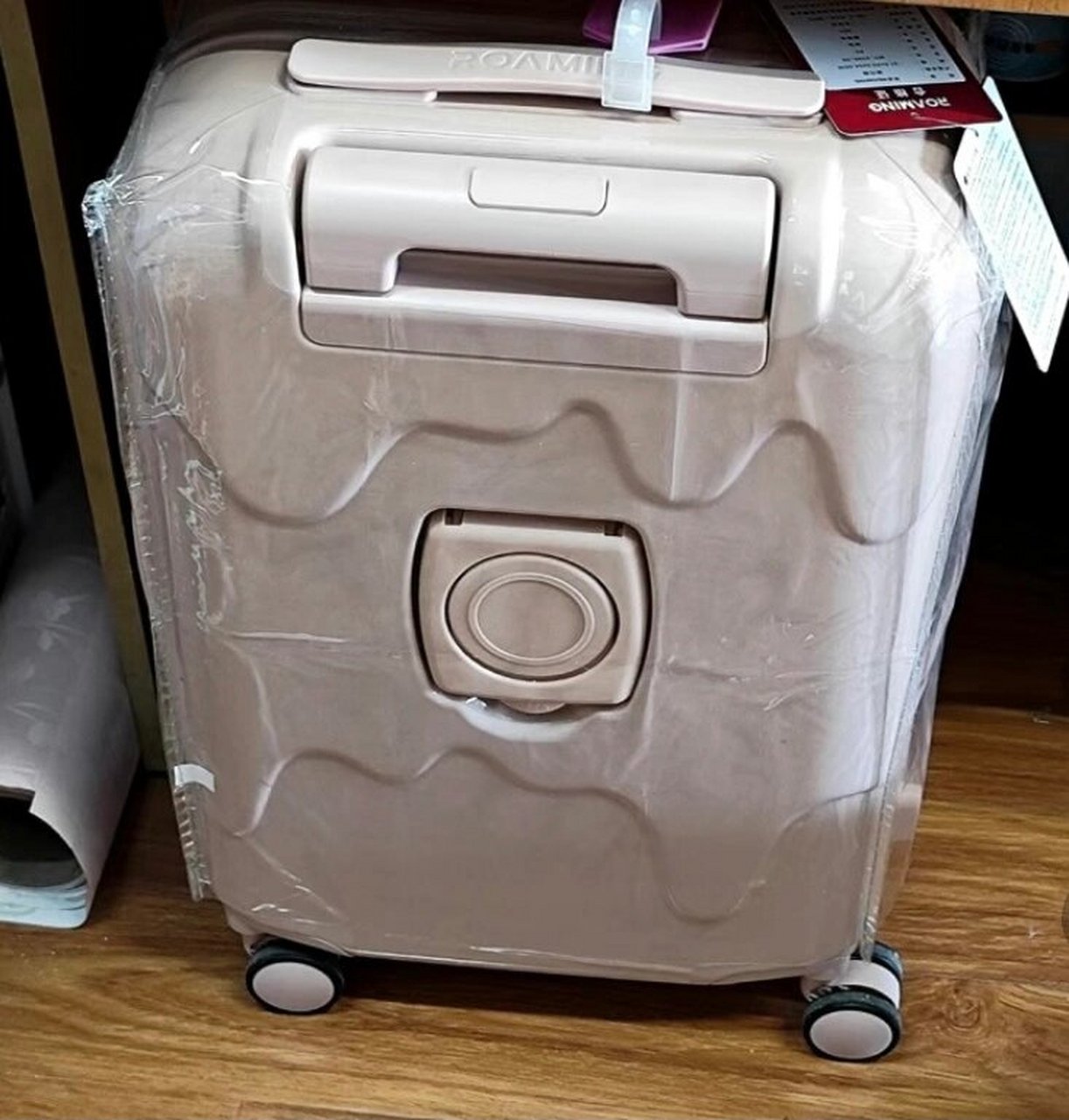 漫游行李箱 刚拿到了在淘宝99购买的漫游行李箱,完全没有辜负我的