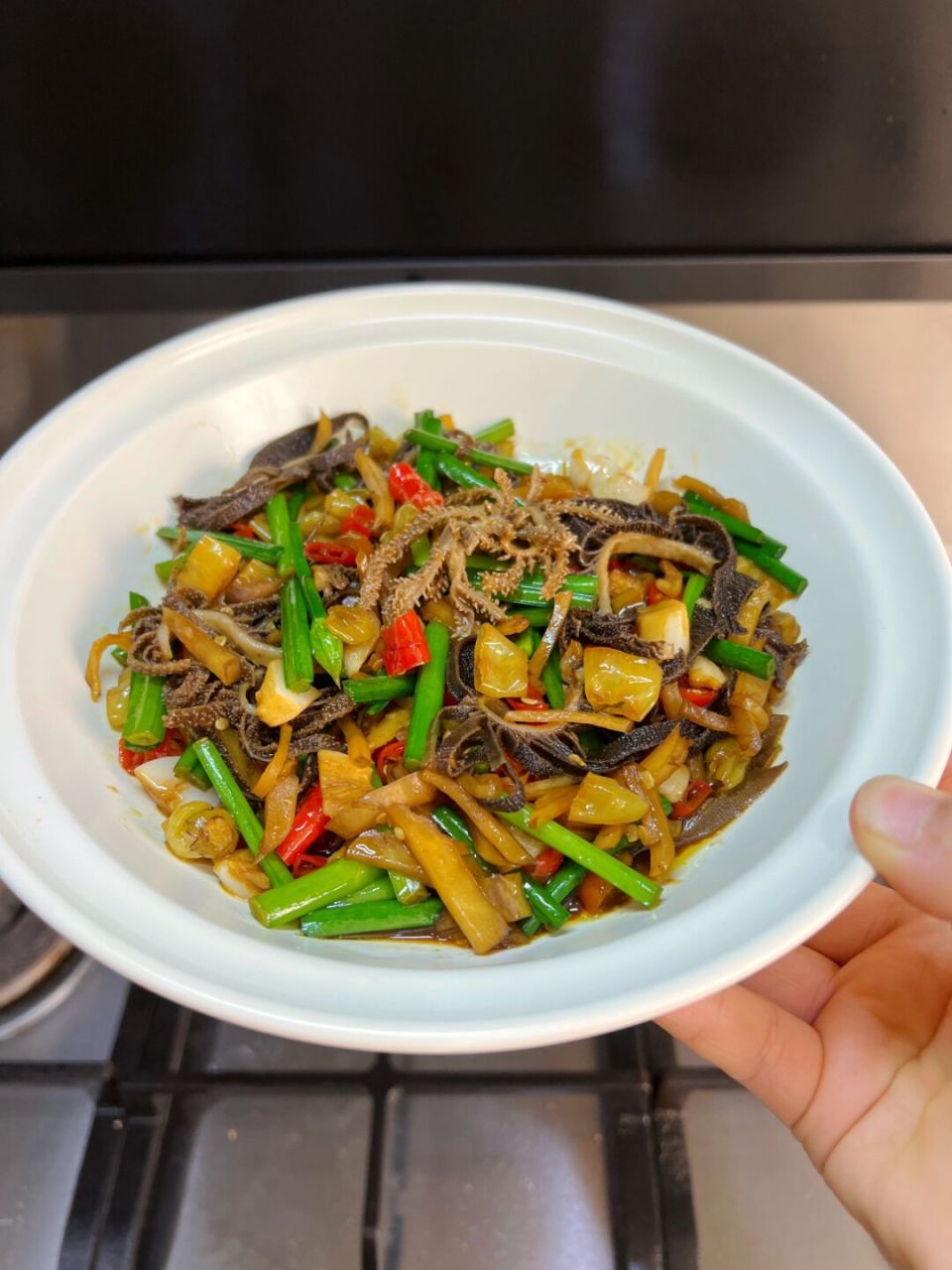 香辣爆炒毛肚,酸辣下饭,这样做比涮火锅好吃 这个菜真的很上头呀,爱吃