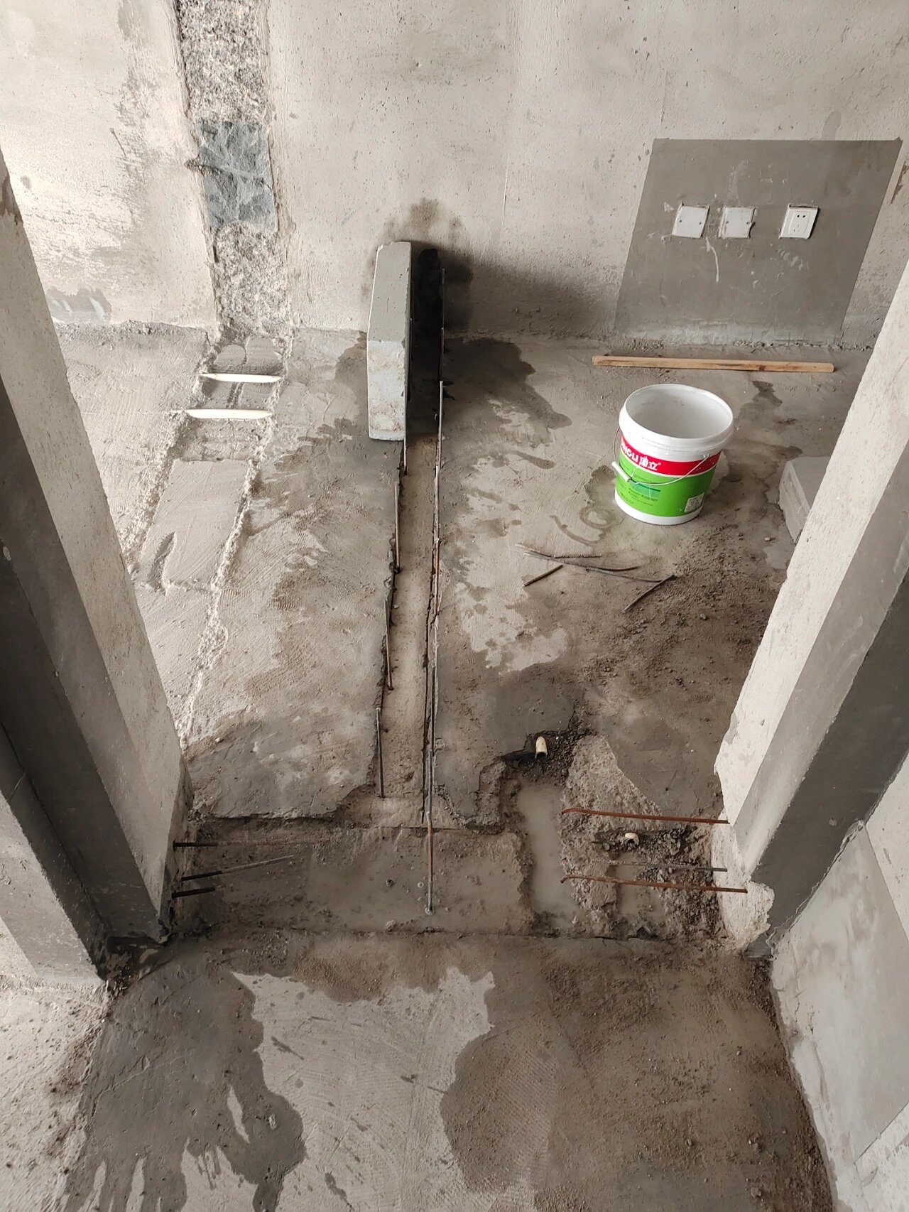 卫生间新建墙体止水坎施工流程 卫生间新建墙体底部必须要做15-20公分
