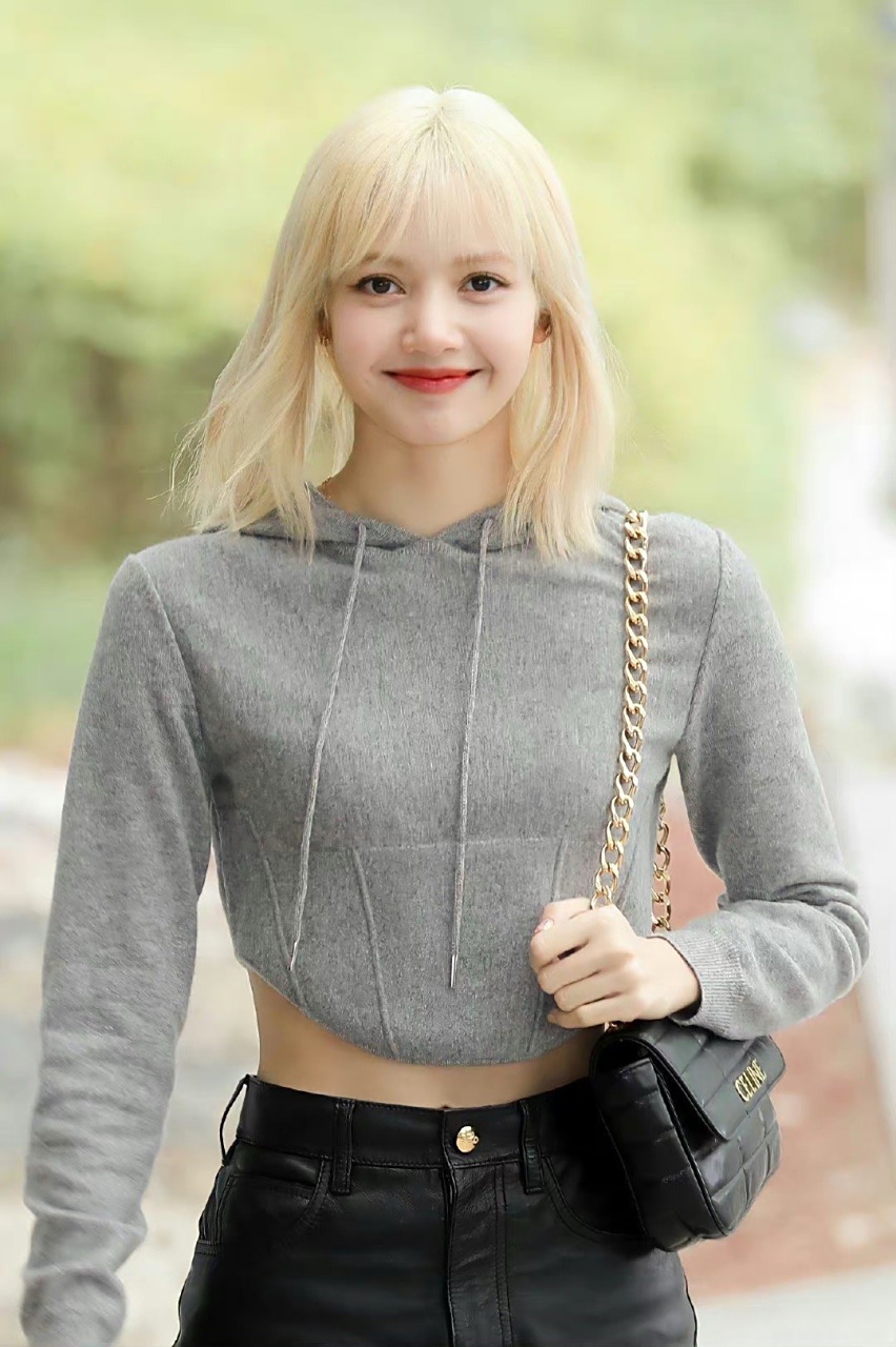 lisa的笑容很有治愈力