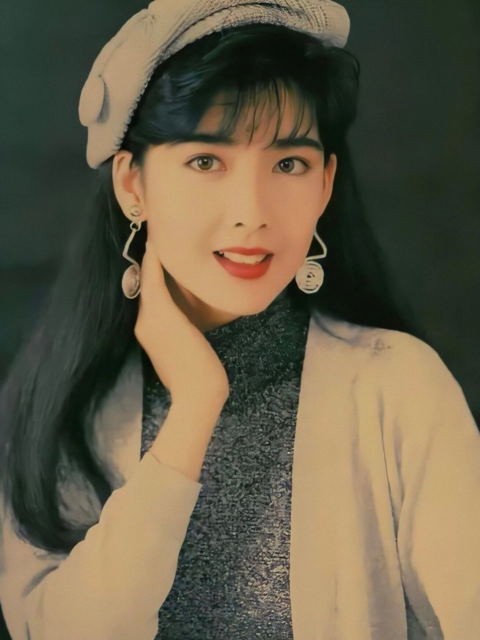 周慧敏,曾经的玉女掌门人! 现在看依旧好看!