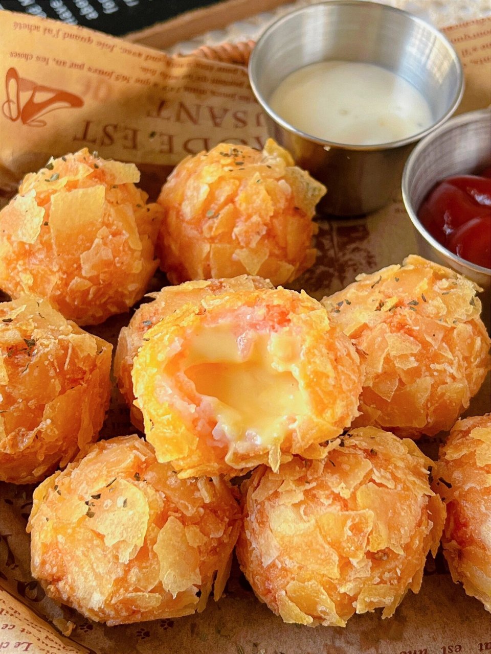 海底捞简易版熔岩芝士虾球7515一口爆浆太满足 今天做了超好吃的