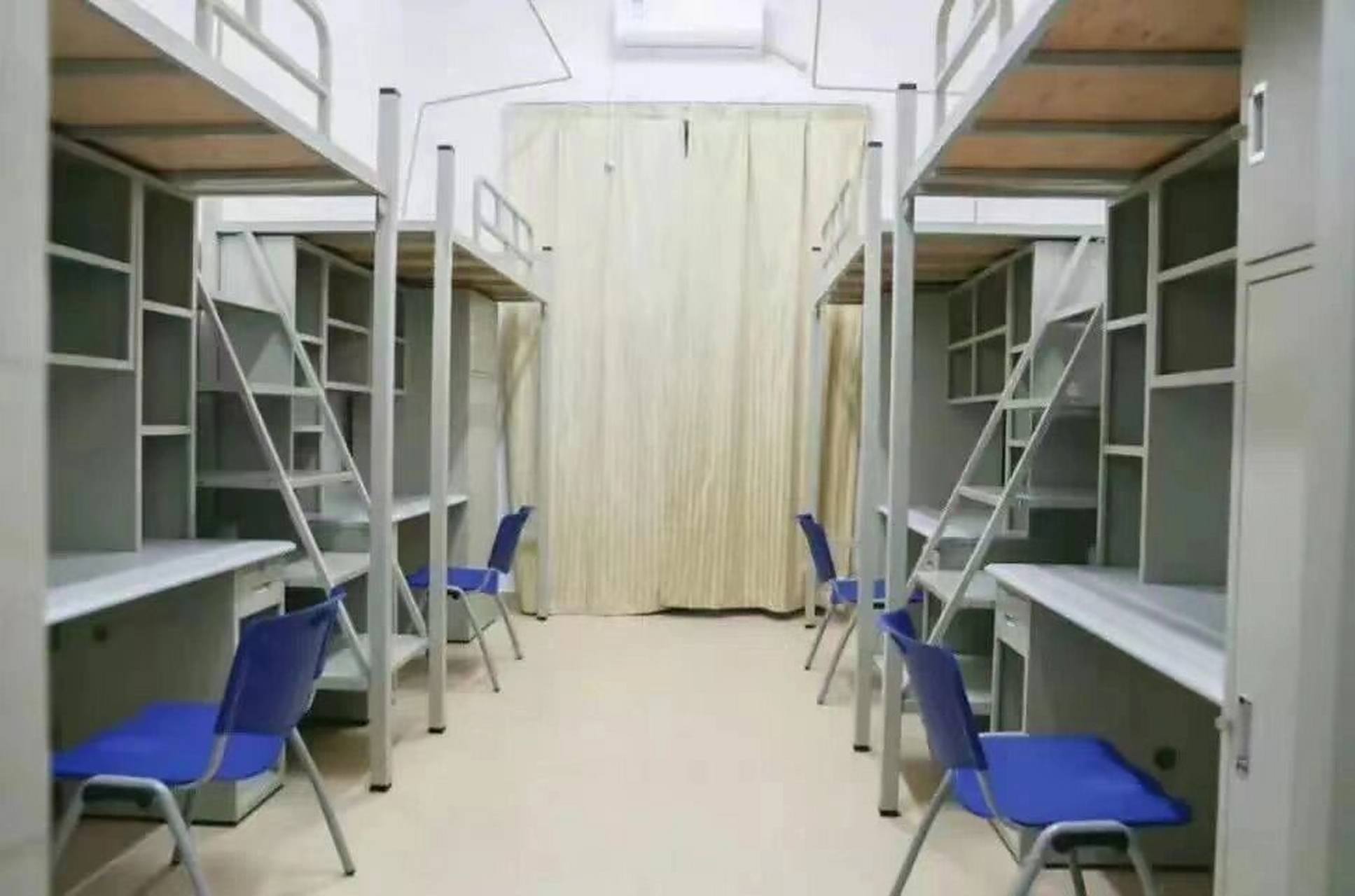 珠科的宿舍条件对比起其他高校已经算得上是很好了!