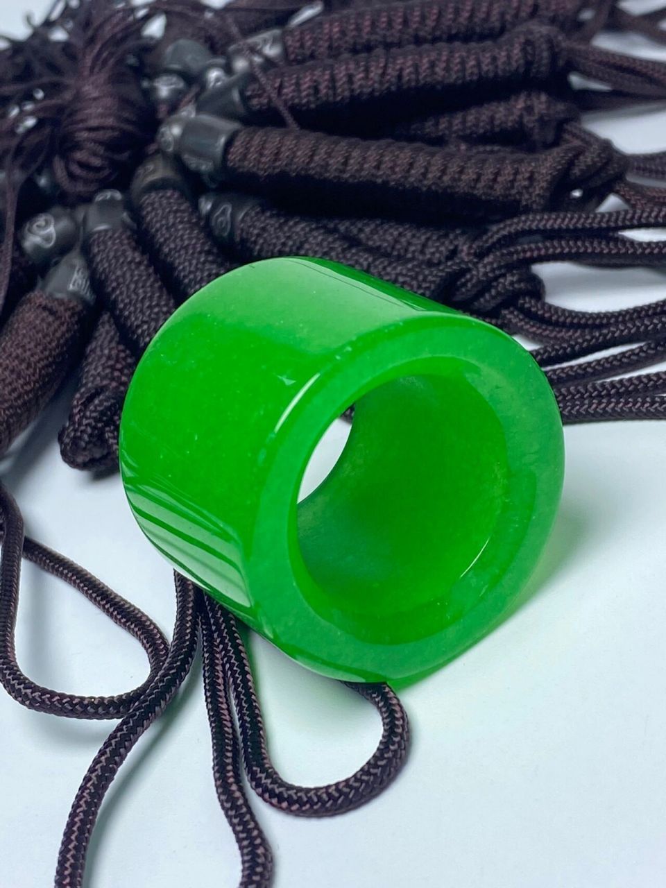 高冰满绿翡翠扳指 闲置亏出!