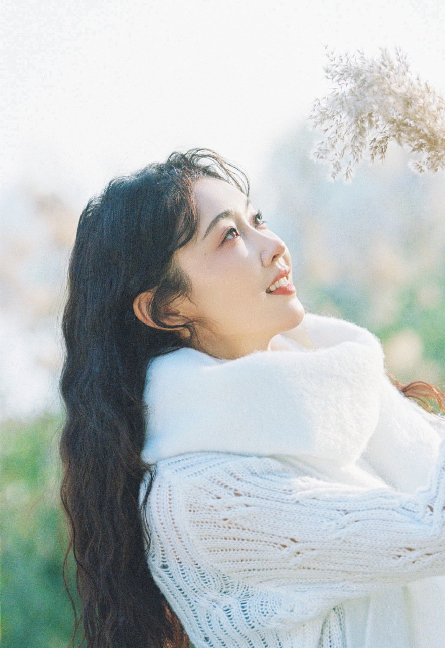 宣璐笑眼弯弯,冬日里的可爱甜妹