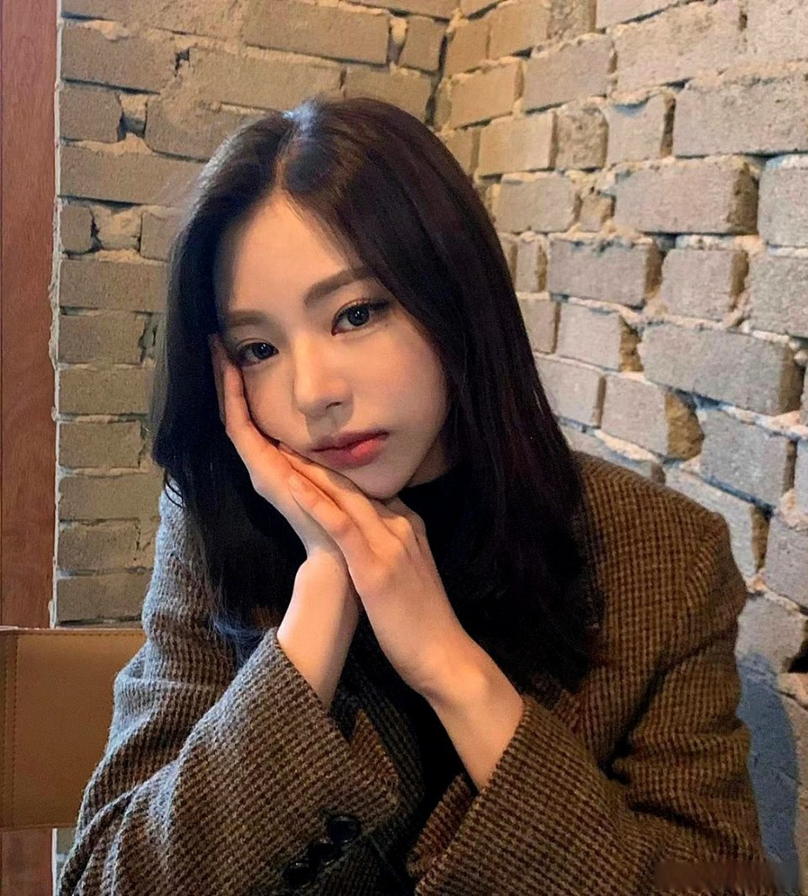 权志龙新女友,感觉是jennie和柳智敏的结合体.