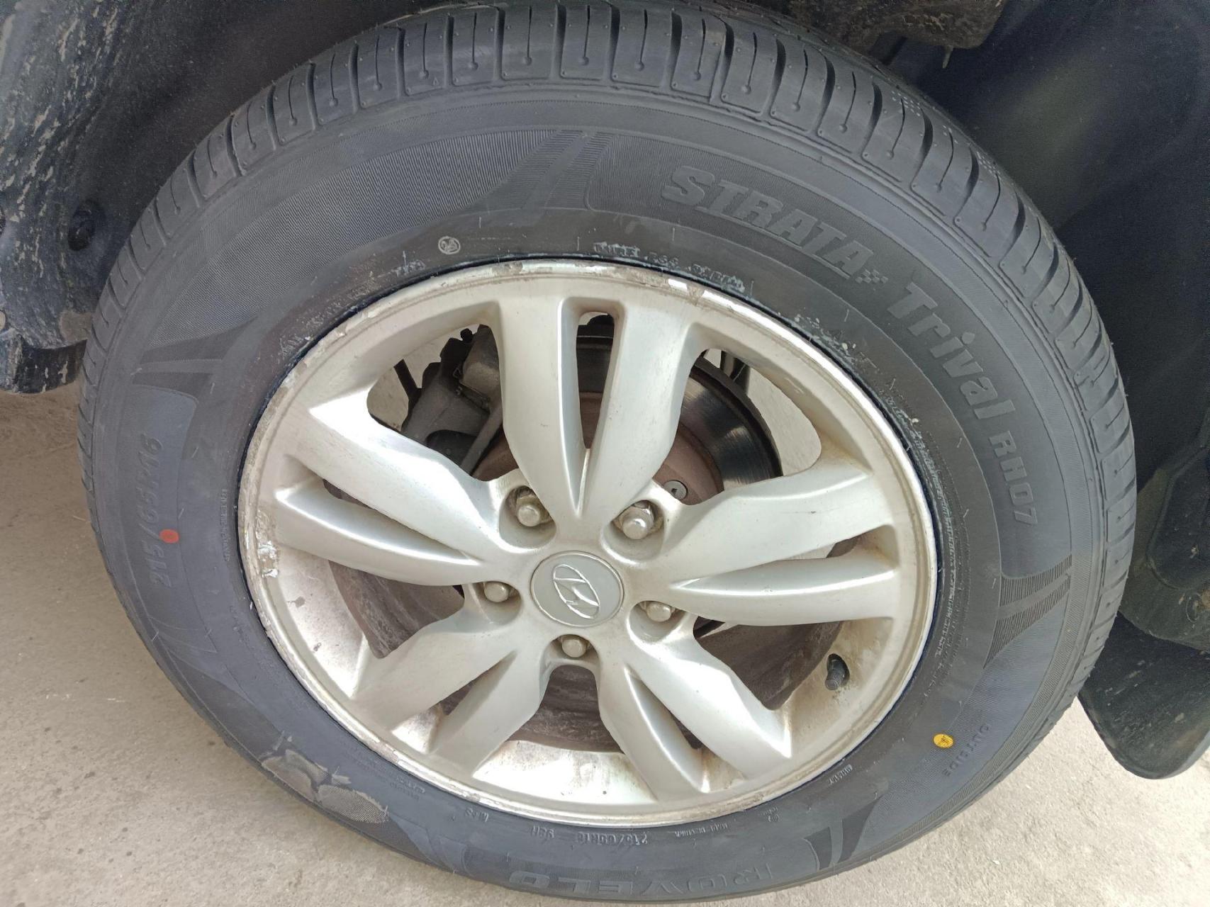 现代途胜更换赛轮锐科途轮胎215-65-16两条,完美上车.