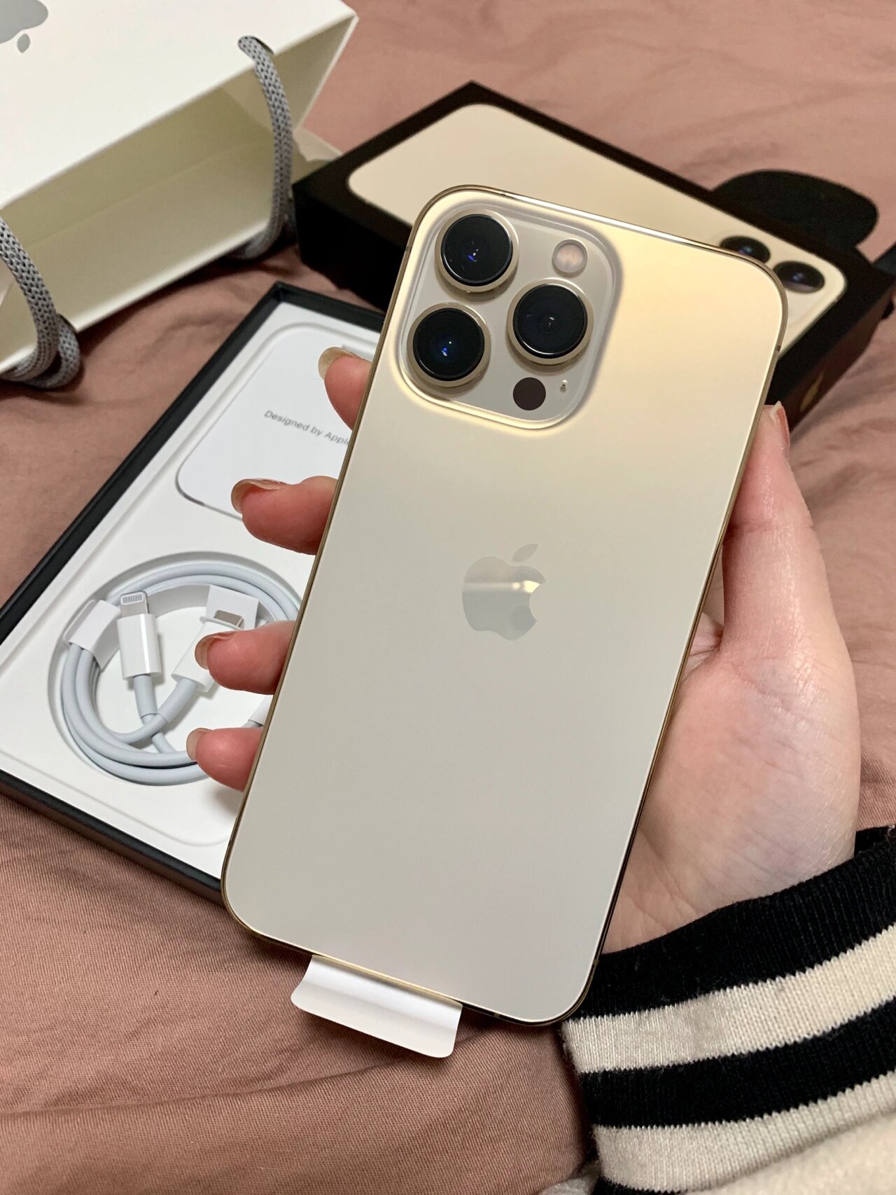 苹果13pro 金色 真的很美