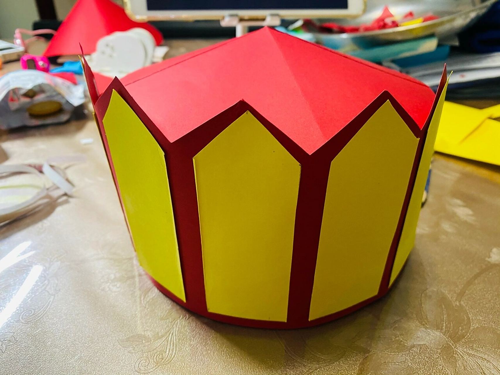 一年级手工丨西游记唐僧头饰 今天下午一年级孩子们游艺性测评,主题是