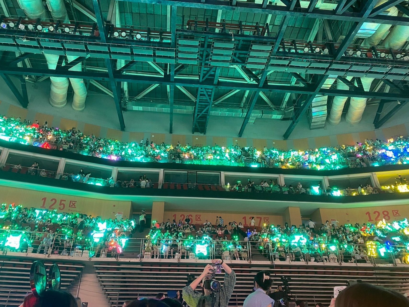 张泽禹广州演唱会绿海应援#.