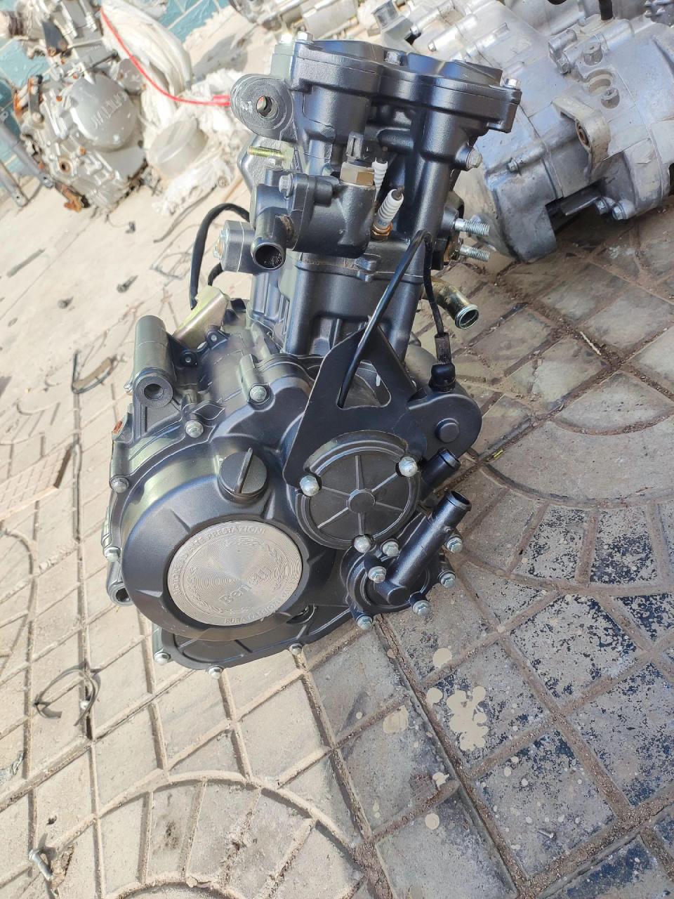 全新贝纳利小迅龙150发动机,机器成色如图,,看小飞和各处细节可以看的