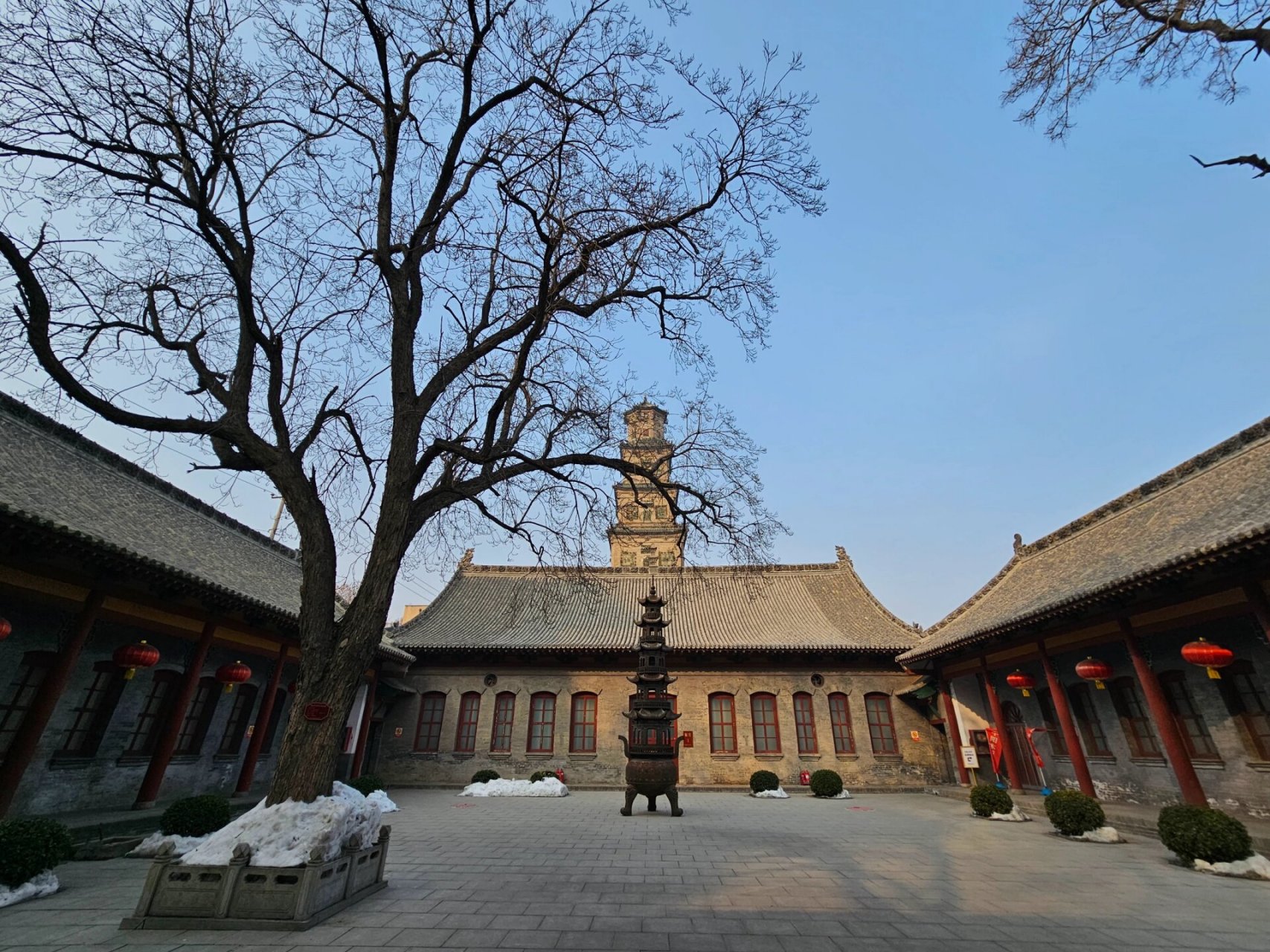 临汾铁佛寺 铁佛寺,正名大云寺,始建于唐贞观6年(632年),毁于康熙34年