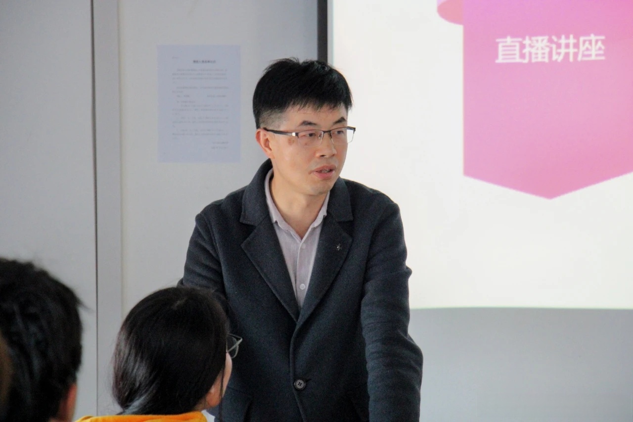 温创新,中共党员,湘潭理工学院数字科技学院计算机科学