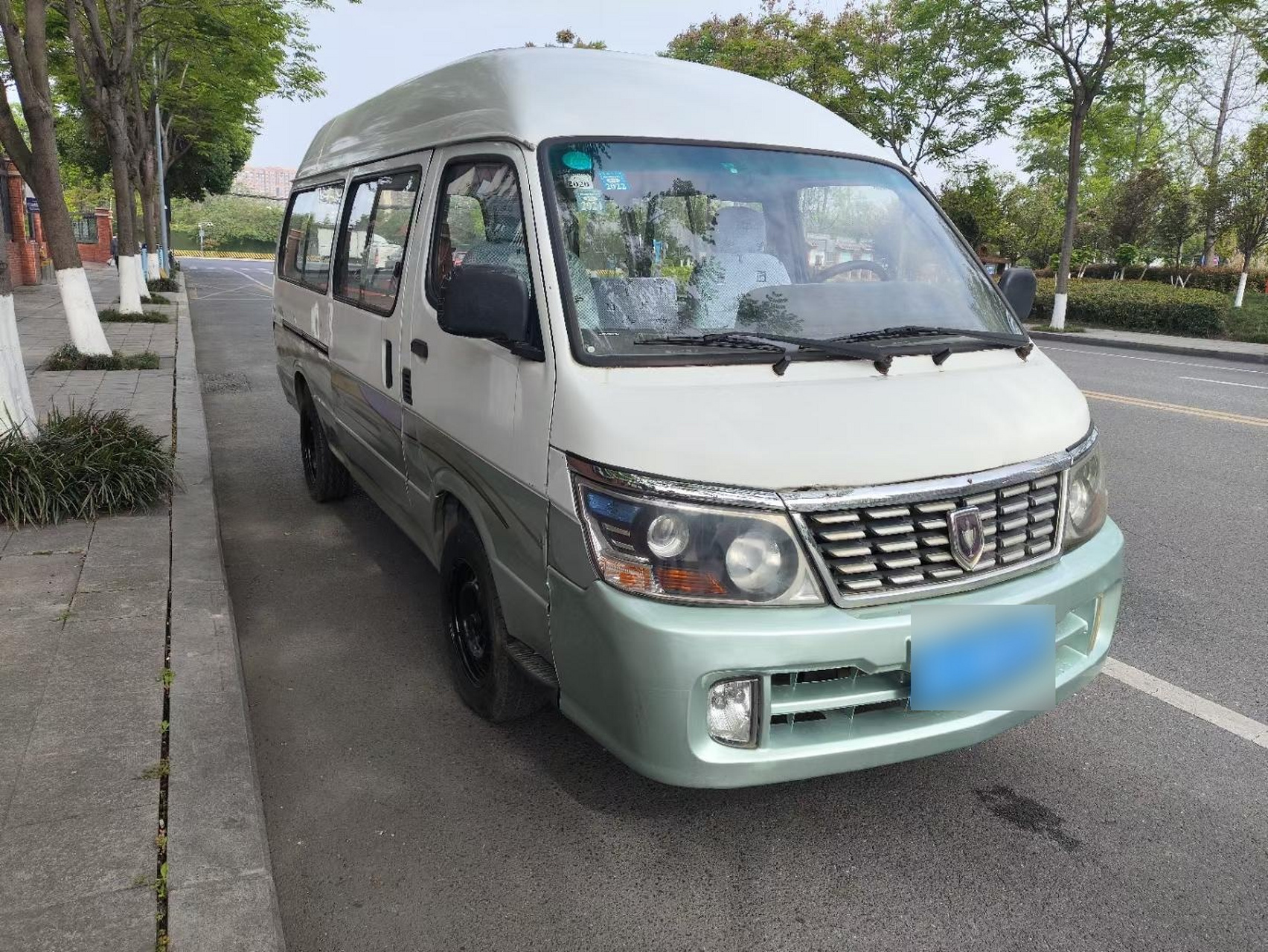 金杯海狮高顶加长版大面包车 10万公里 高顶加长版,后排长度3.