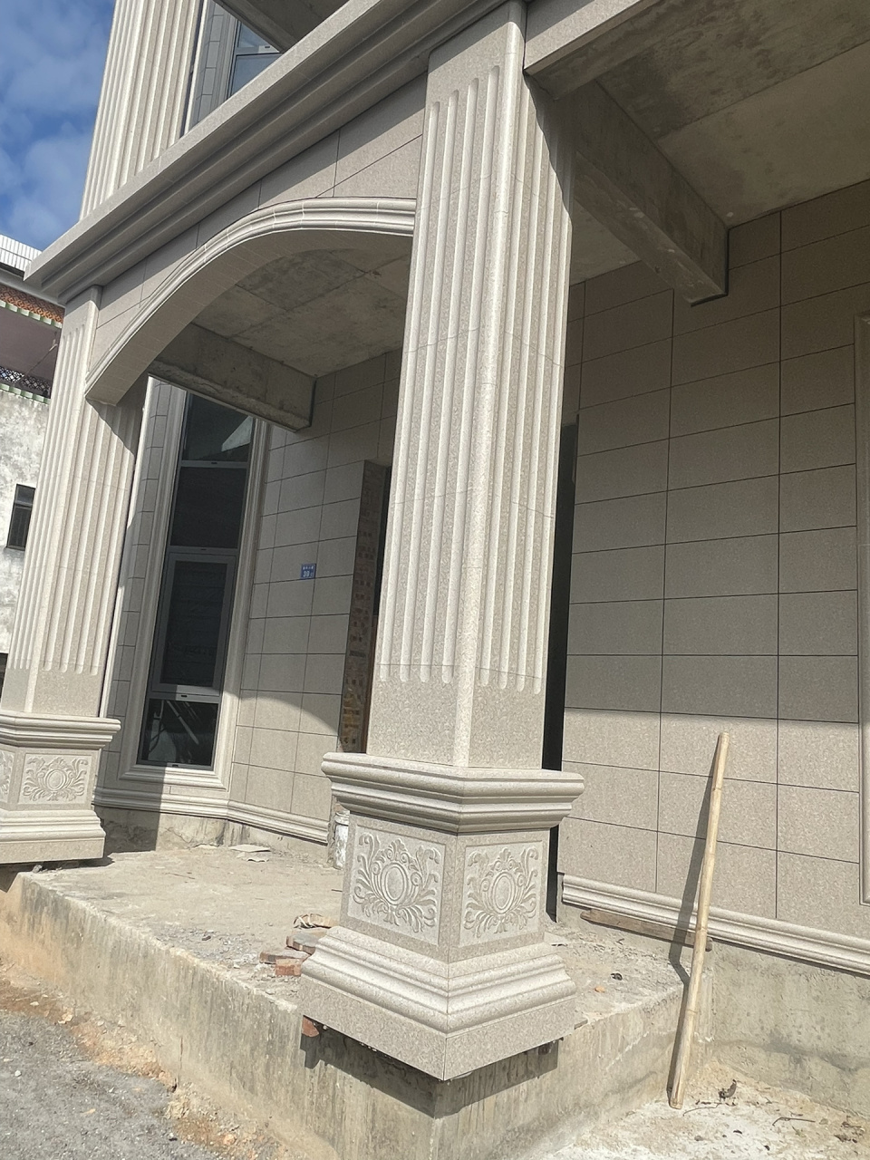 大门罗马柱铺贴别墅门庭柱子设计